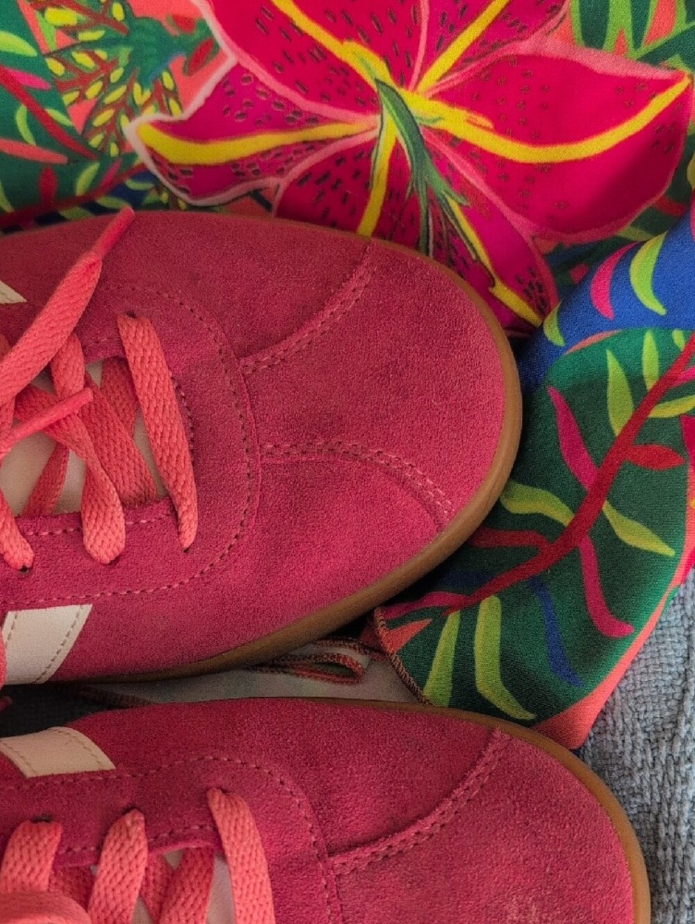 adidas Women's Suede Low-Top Sneakers - Dusty Rose White Gum - Picture 3 of 3